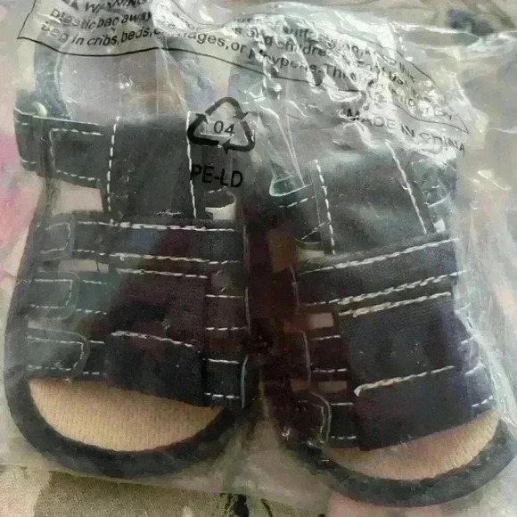 Little boy, sandal size 120 as shown in picture 5 inches long.​ - Picture 2 of 3